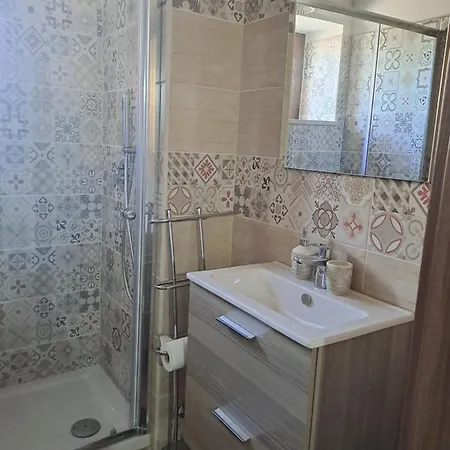 Vatra Bed & Breakfast *