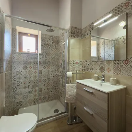 Vatra Bed & Breakfast Civita