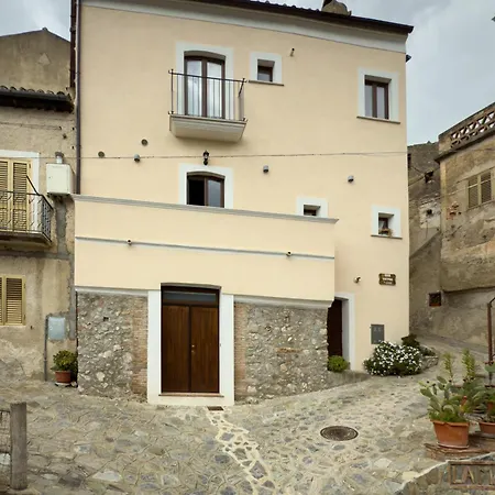 Vatra Bed & Breakfast *